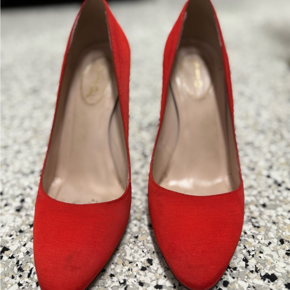 SJP by Sarah Jessica Parker Poppy Read New York Pumps Heels